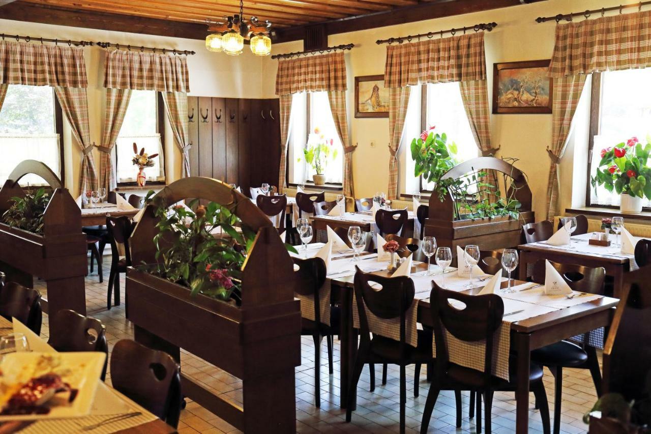 Hotel Tripic, Restaurant And Pizzeria Bohinj Exteriör bild